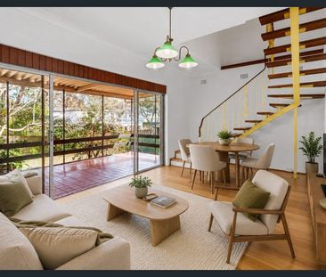 Family Cottage - walking distance to PLC! - Photo 2