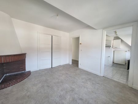 Location Appartement 3 pièces 56m² ST OMER 62500 - Photo 2