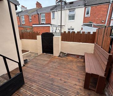 3 bedroom terraced house to rent - Photo 1