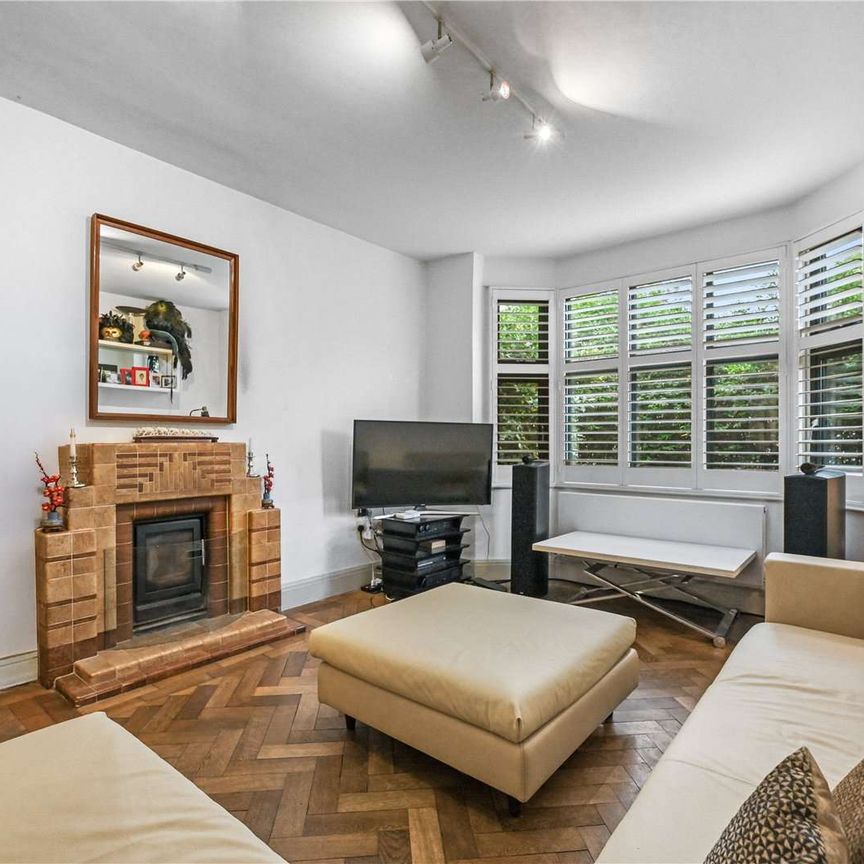 Beautiful four bedroom family house in Victoria Park. - Photo 1