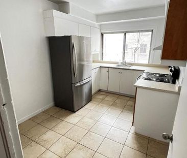 Superbe 4 ½ rénové, situé dans un immeuble tranquille à NDG - Photo 3