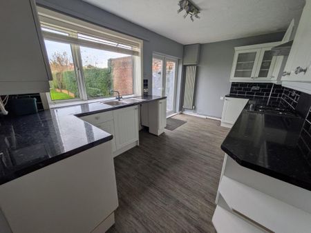 2 bedroom bungalow to rent - Photo 4