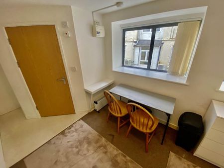 1 bedroom flat to rent - Photo 2