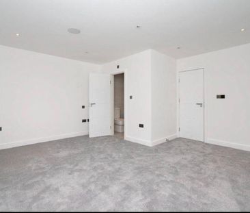 4 bedroom terraced house to rent - Photo 6