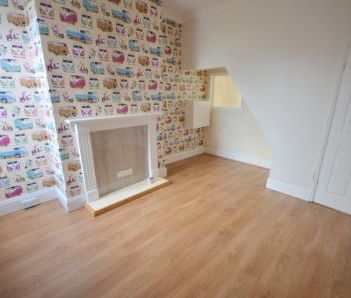 2 bedroom Terraced House To Let - Photo 4