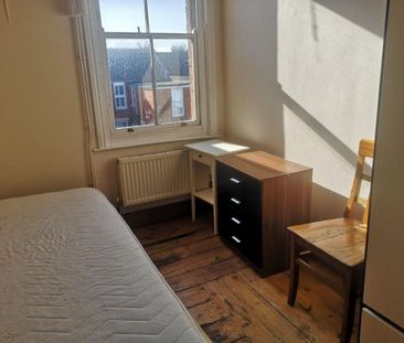 4 bedroom house to rent - Photo 1