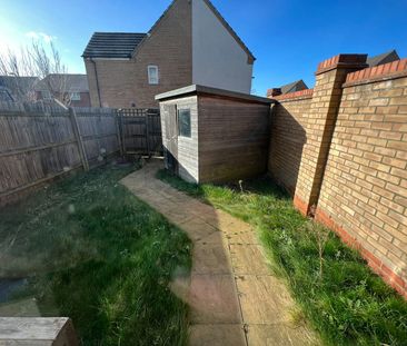 Town house to rent on - Photo 1