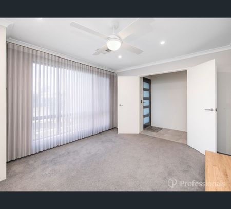 70 Buttermere Grange, Aveley, WA 6069 - Photo 3