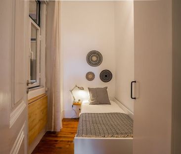 Calçada do Marquês de Abrantes, Lisbon, Lisbon 1200-163 - Photo 6