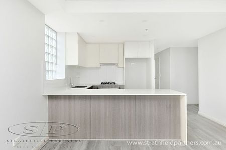 Luxury 2 Bedroom Apartment, Level 9 - Photo 3