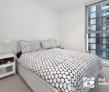 Modern Living with Northern Docklands Views - Unfurnished - Photo 3