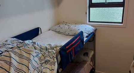 1 bedroom (with extra box room) 1st floor flat. - Photo 2