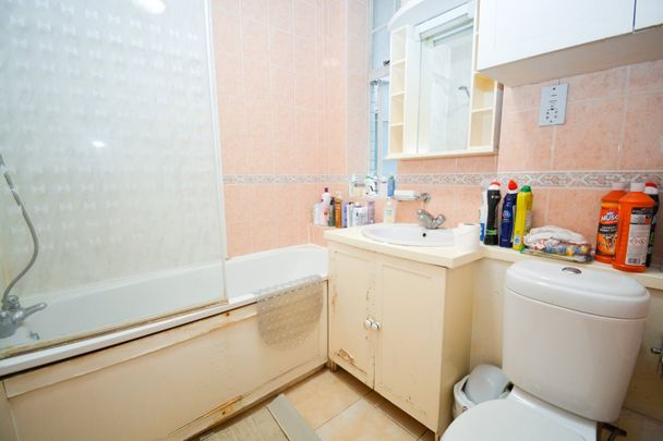 Room in a Shared Flat, Porchester Road, W2 - Photo 1