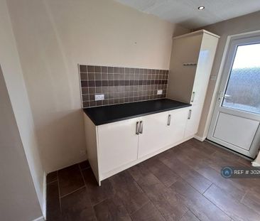 3 bedroom terraced house to rent - Photo 6