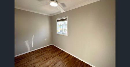 Renovated 3 Bedroom 1 Bathroom Unfurnished Apartment! - Photo 3
