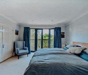 5 bedroom detached house to rent - Photo 3