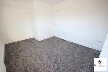 2 Bedroom House - Semi-Detached To Let - Photo 5