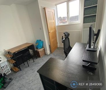 2 bedroom flat to rent - Photo 3