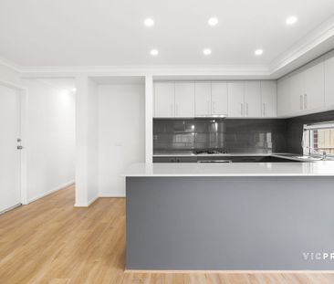 Elegant, Spacious & Perfectly Positioned - Photo 5