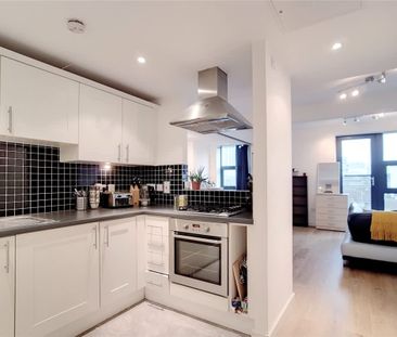 Channelsea Road London E15 - Photo 5