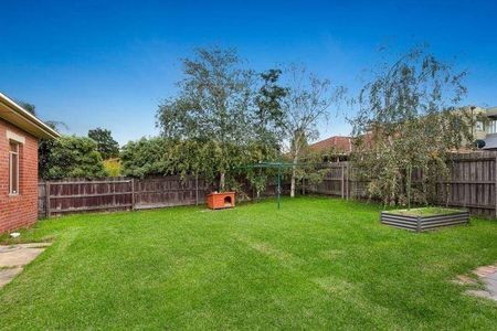 Charming 3-Bedroom Home in Prime Essendon Location - Photo 2
