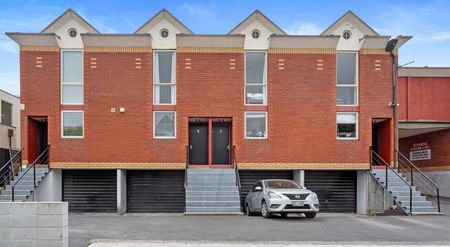 Short term 2 bedroom City Apartment with garage - Photo 2