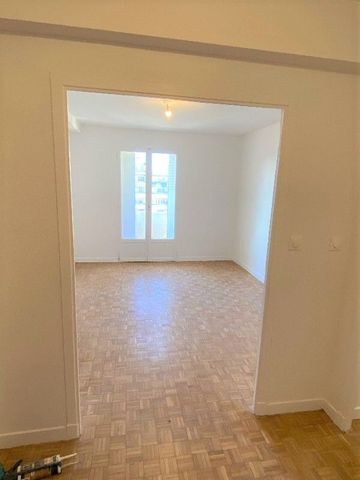 Appartement 3 pièces 68m2 MARSEILLE 3EME 927 euros - Photo 3