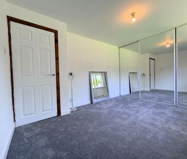 3 bedroom flat to rent - Photo 5