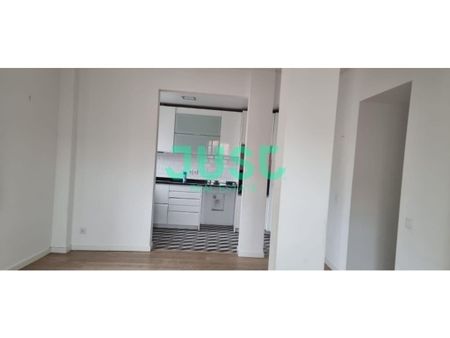 4 room luxury Apartment for rent in Amadora, Lisbon - Photo 4