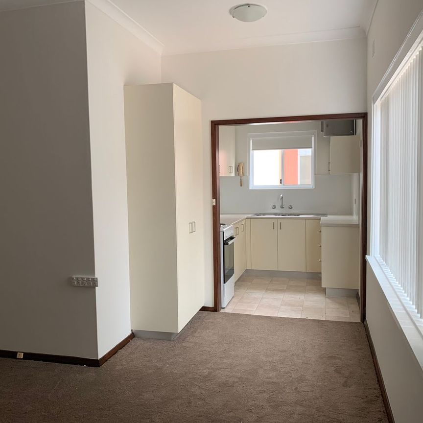 WALK TO STATION AND LOCAL TOWN CENTRE - Photo 1