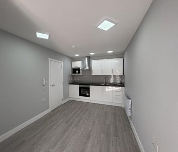 1 bedroom apartment to rent - Photo 2