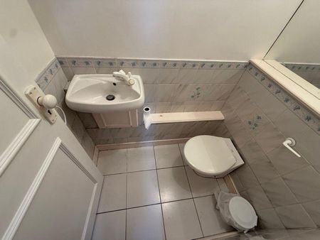 4 bedroom terraced house to rent - Photo 4