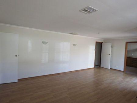 Quality Home – Beautifully Renovated - Photo 2