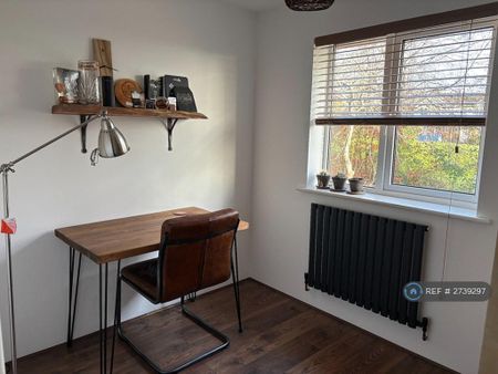 3 bedroom detached house to rent - Photo 5