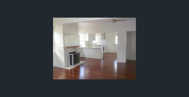 Uber-Cute Cottage, Fantastic Location! - Photo 1