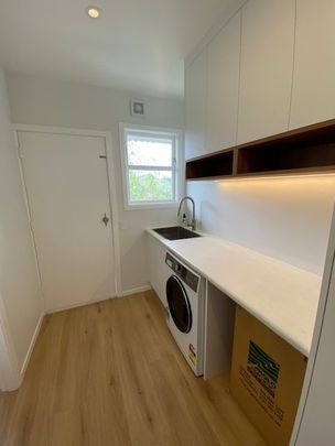 25 Breton Grove, Kingston - Photo 1