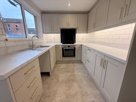 66 Connsbrook Avenue, Belfast, BT4 1JW - Photo 2