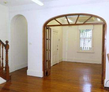 10 Leswell Street, - Photo 1