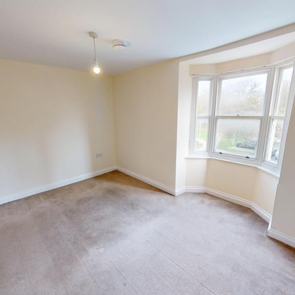 5 bedroom flat to rent - Photo 1