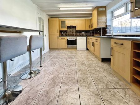 3 bedroom terraced house to rent - Photo 5