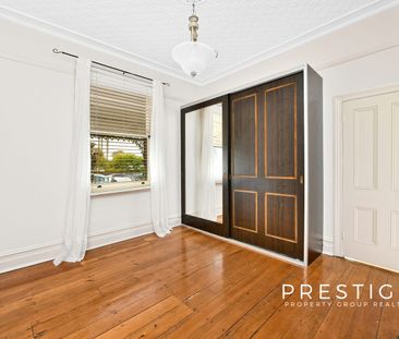 Freshly Updated 3-Bedroom Home in Convenient Arncliffe Location - Photo 2