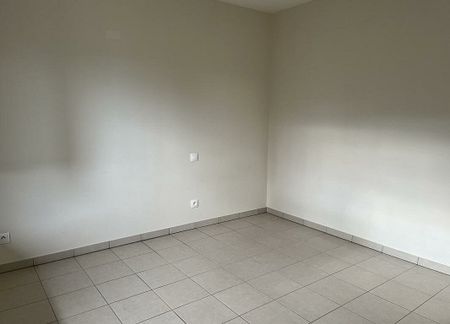 COURS APPARTEMENT - Photo 3