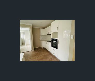 Impressive Townhouse - Photo 1