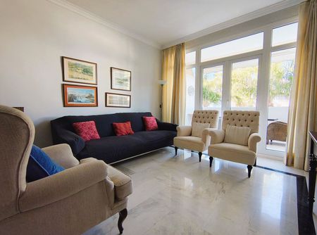 Middle Floor Apartment in The Golden Mile - Photo 4