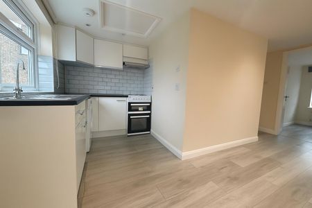 1 Bedroom Flat To Let - HP12 - Photo 5