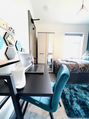 BEDROOM 5 – MEDIUM DOUBLE ENSUITE - Photo 5