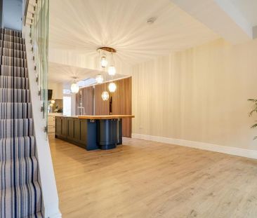 3 bedroom terraced house to rent - Photo 2
