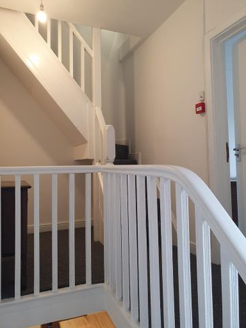 5 bedroom semi-detached house to rent - Photo 2