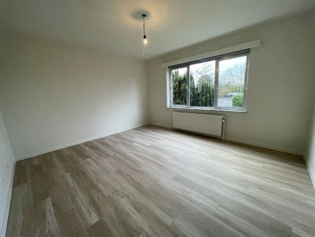 Ruim en lichtrijk 2-slaapkamerappartement met terras en garage in Mechelen! - Photo 3