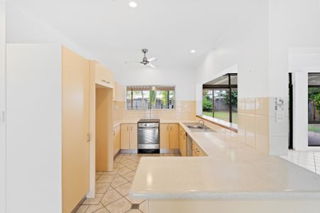 3 BEDROOM + OFFICE WITH POOL - Photo 4
